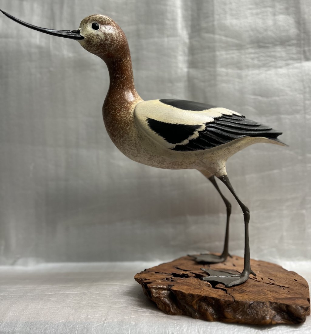 MAX THOMPSOM ORIGINAL HAND CARVED "AVOCET" BIRD HAND SIGNED & NUMBERED 17"T 18L: This MAX THOMPSOM sculpture is a one-of-a-kind piece that is sure to impress. The hand-carved "Avocet" bird is made from a combination of wood and brass, giving it a unique contemporary style. Measuri