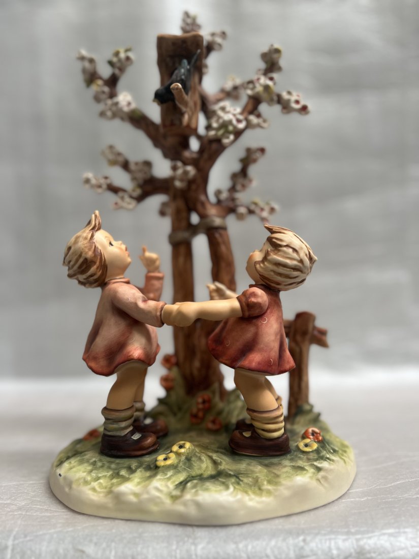 GOEBEL "WELCOME SPRING " CERAMIC STATUE M.J.HUMMEL SERIES 13" T 7" W 6" D (1 of 5)