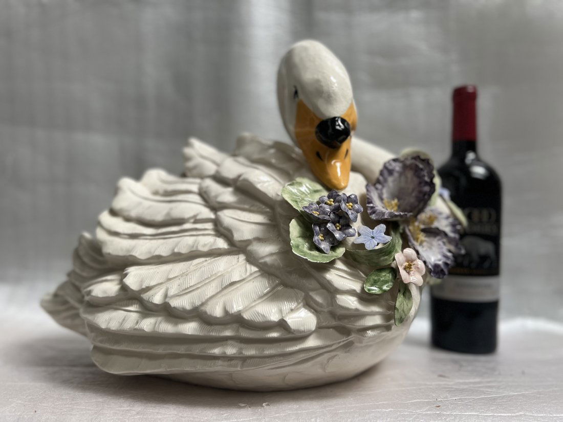 Vintage Mid Century LARGE Capodimonte/ Vase Swan Statue with Flowers Made In Italy (1 of 3)