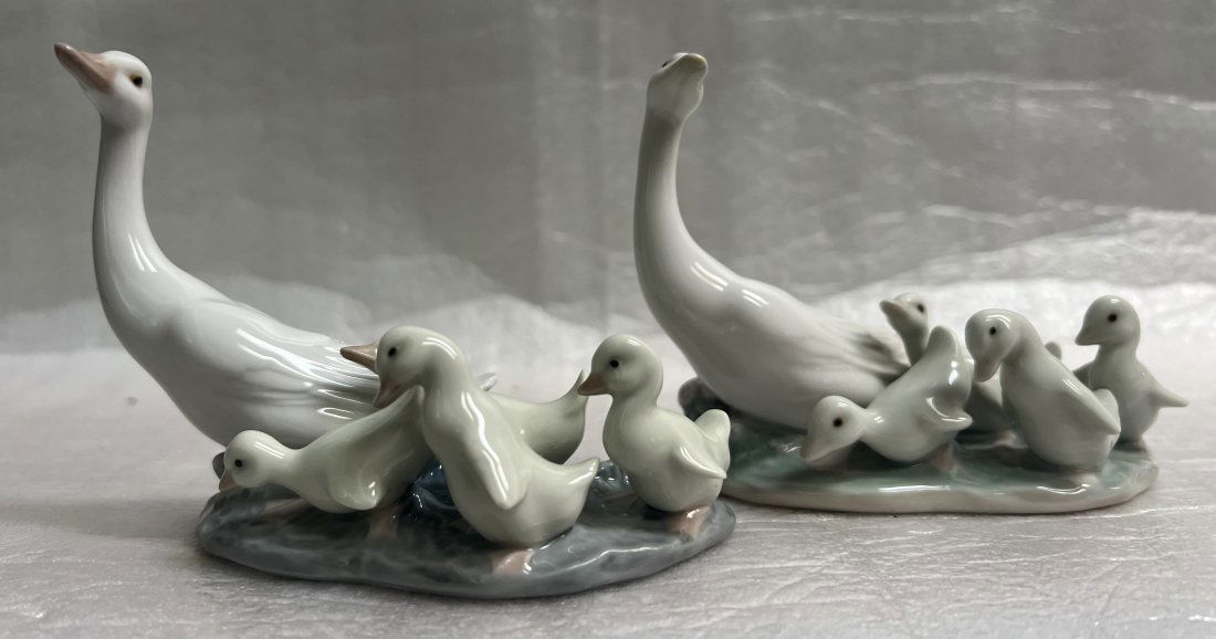 Vintage PAIR OF LLADRO  Mother Duck  & ducklings #1307 Collectable Figurine (1 of 5)