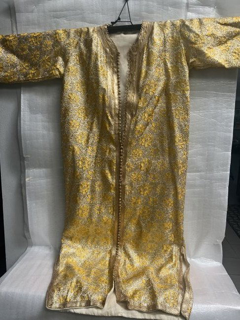 MOROCCAN CAFTAN IN SILVER AND GOLD BROCADE VINTAGE GENTLEMAN KAFTAN C 1960 (1 of 6)