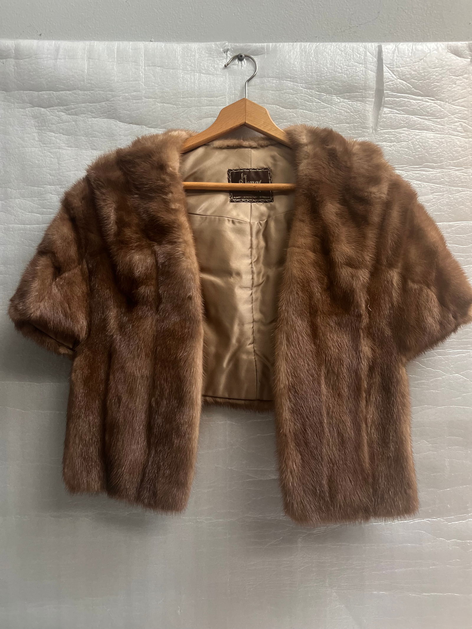 D Jimas Fur Vintage Min Stole (1 of 2)