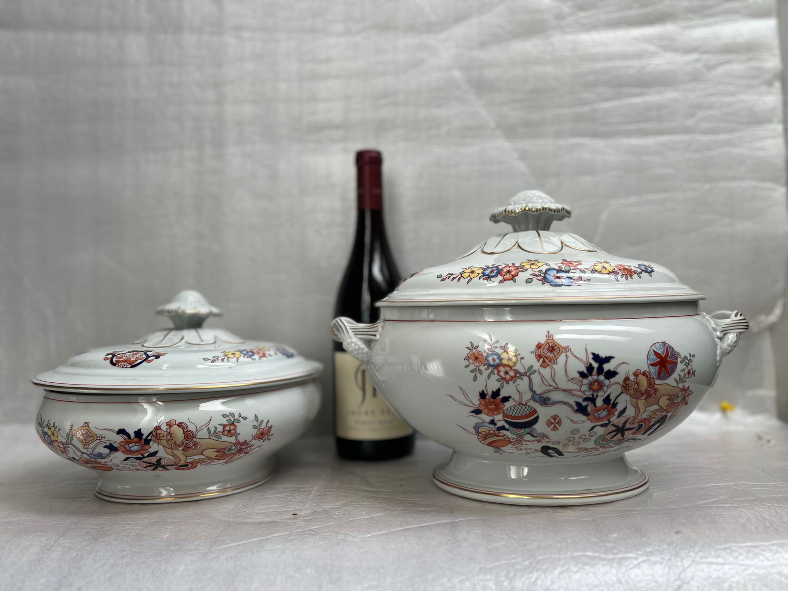 PAIR OF "VISTA ALEGRE PORTUGAL" COVERED SOUP TUREEN  MADE IN PORTUGAL (1 of 4)