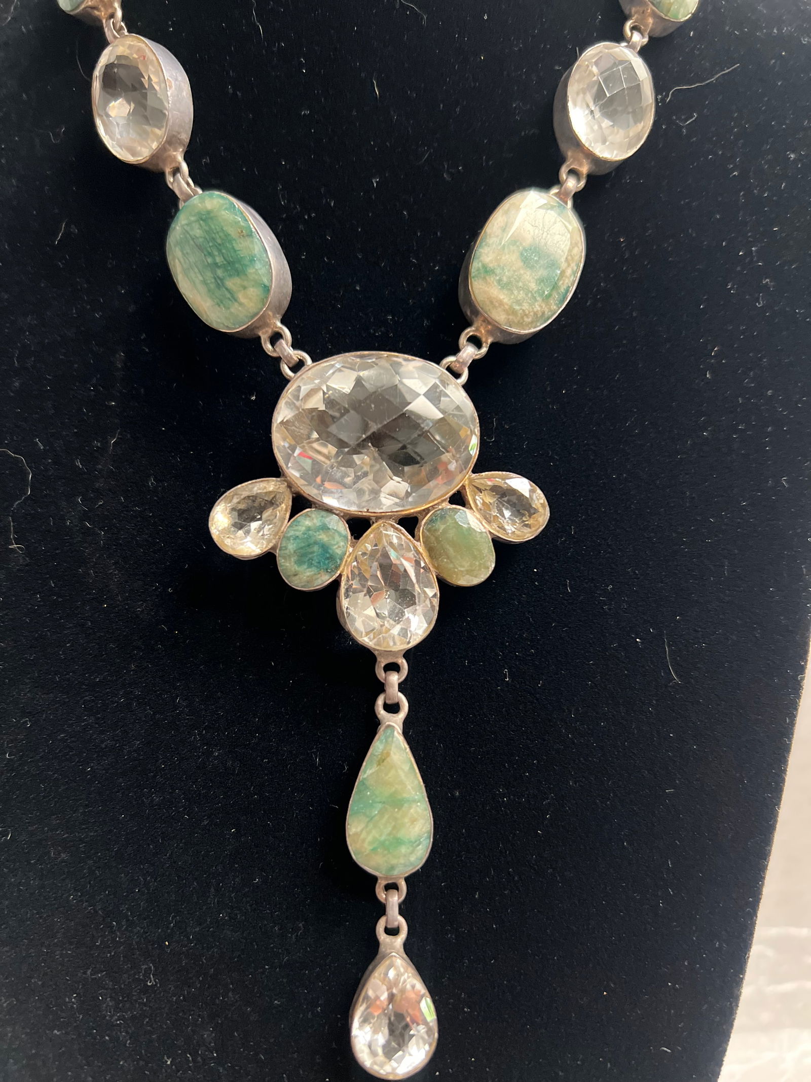 ESTATE OF A RETIRED DEALER "GREEN EMERALD & STERLING " NECKLASS 18" (1 of 2)