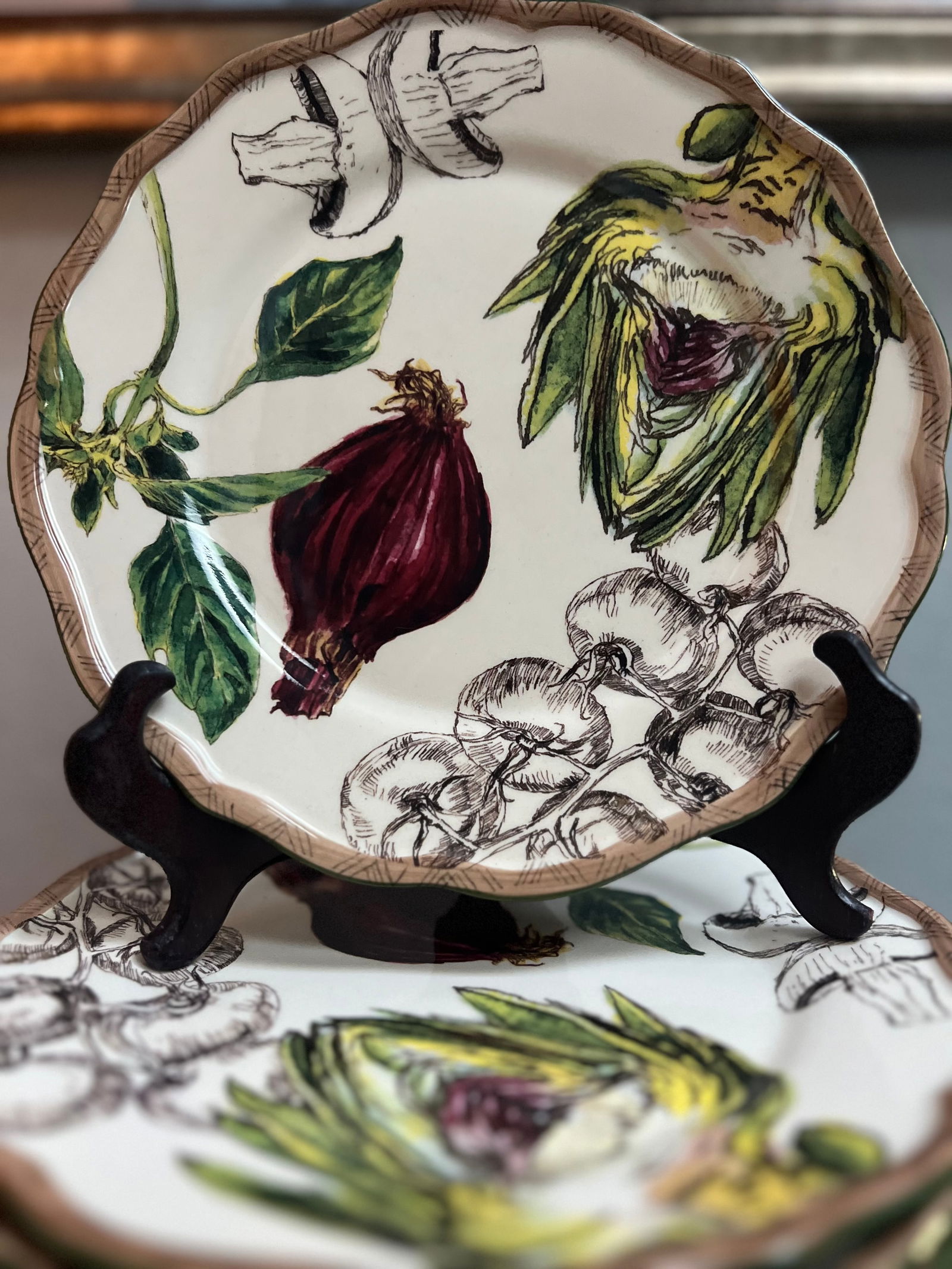 Set of 8 Williams Sonoma French Market Plates (1 of 3)