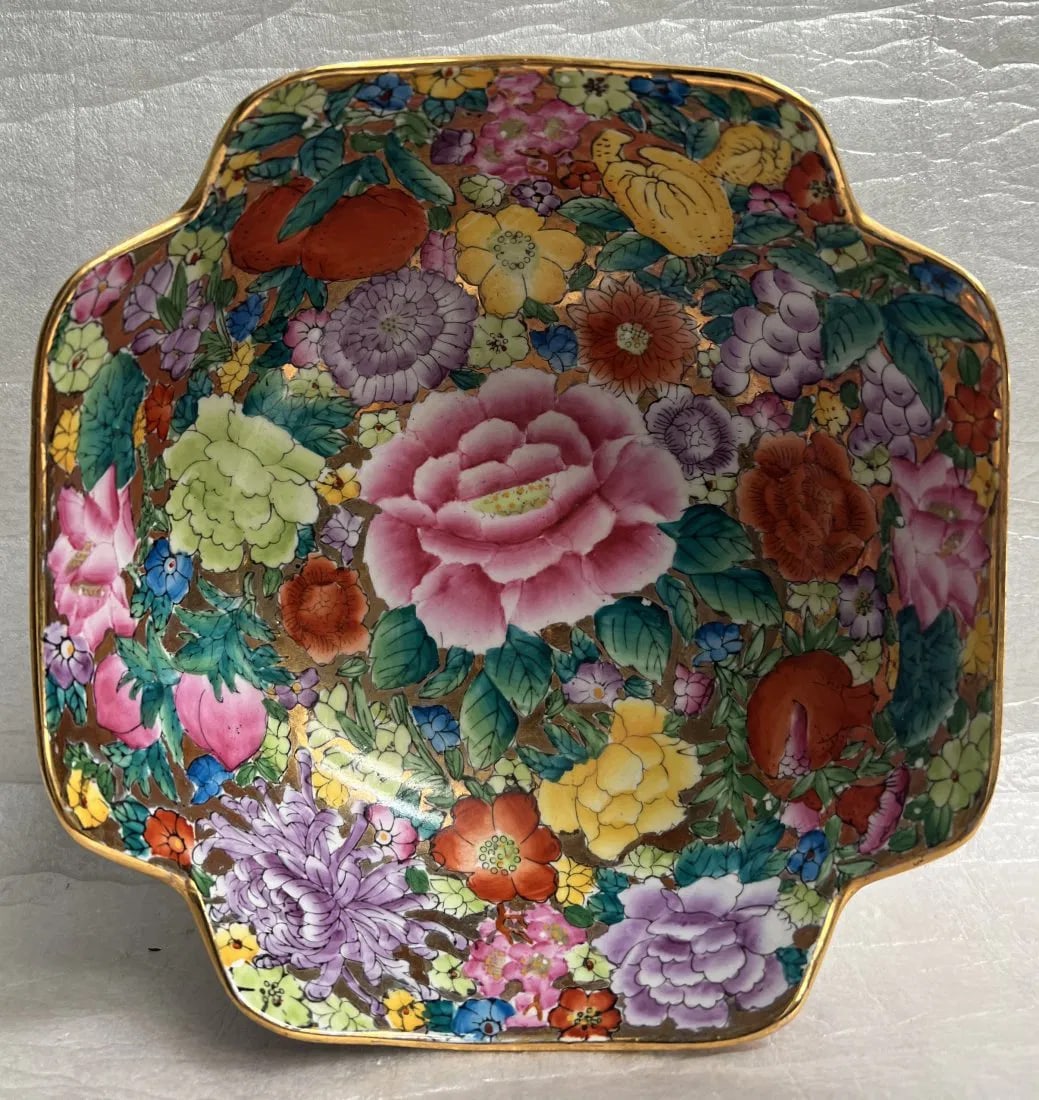 VERY COLORFUL CHINSES FAMILLE ROSE MILLEFLEURS PORCELAIN LOTUS SHAPED BOWL 8" w: This beautiful porcelain lotus-shaped bowl is a perfect addition to any collection, featuring vibrant colors and intricate design. Handmade in China, this piece is a true representation of Chinese cul