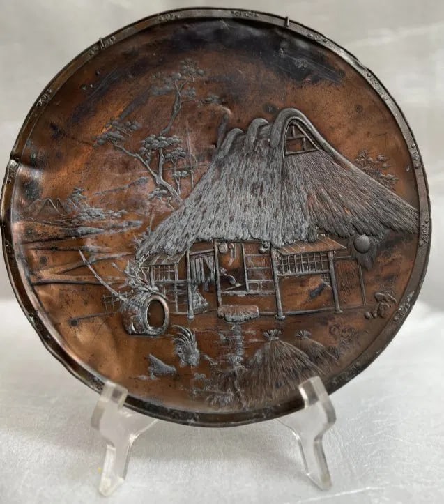 JAPANESE MEIJI PERIOD BRONZE DISH EXCELENT DETAIL CIRCA 1930s: JAPANESE MEIJI PERIOD BRONZE DISH EXCELENT DETAIL CIRCA 1930s 10" R