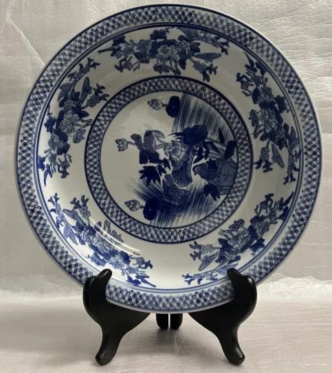 LARGE CHINESE EXPOST BLUE & WHITE PORCELAIN BOWL 14" WIDE 3.5" TALL (1 of 3)