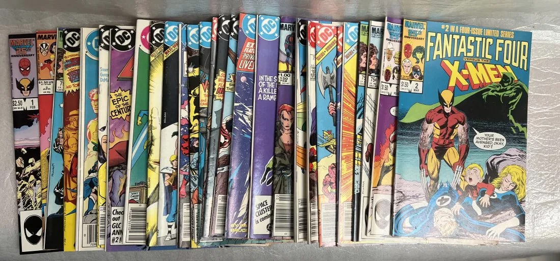 Collection of 29 Comic Books from the 1980s DC & Marvel: This collection of 29 comic books is a must-have for any fan of DC and Marvel. These comics were produced in the United States during the 1980s and are in great condition. Each comic features iconic s