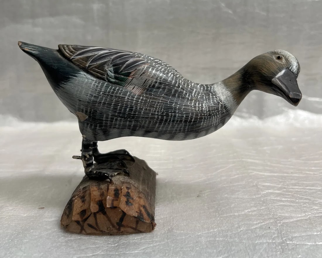 Hand Carved and Hand Painted Vintage Duck Figurine Hunting Style Decoy 4" T 7" (1 of 3)