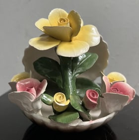 Vintage Italian Capodimonte Ceramic Flower Decorative Clam Shell