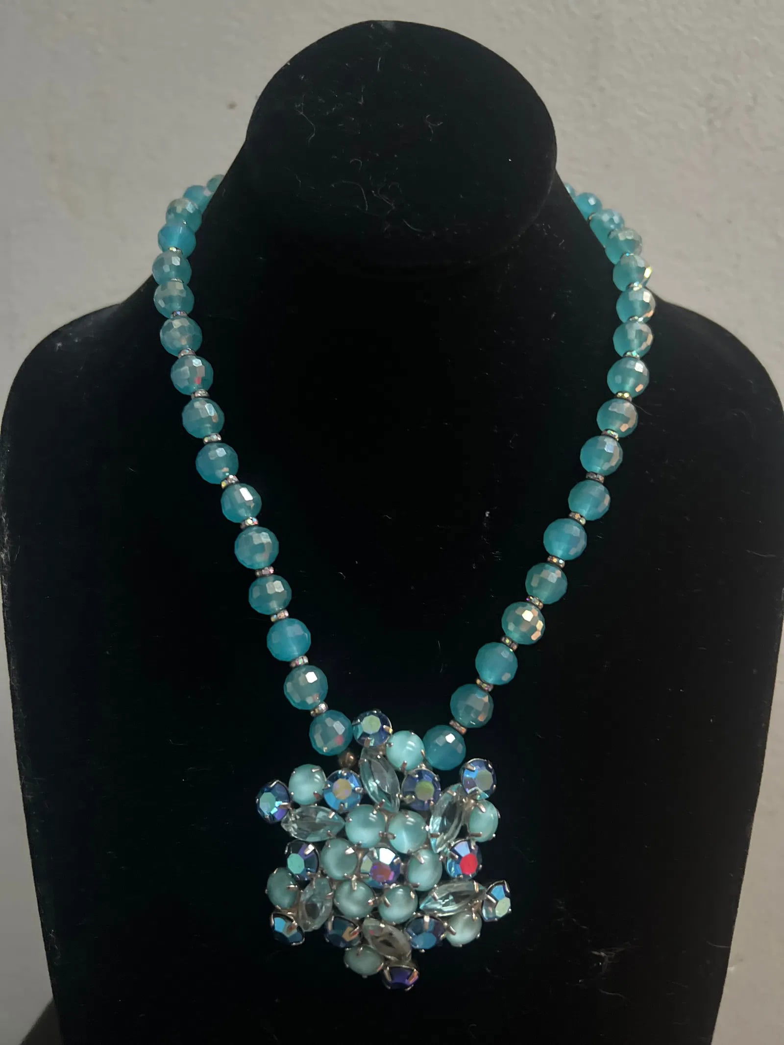 Stone / Crystal Necklass with Broch (1 of 2)