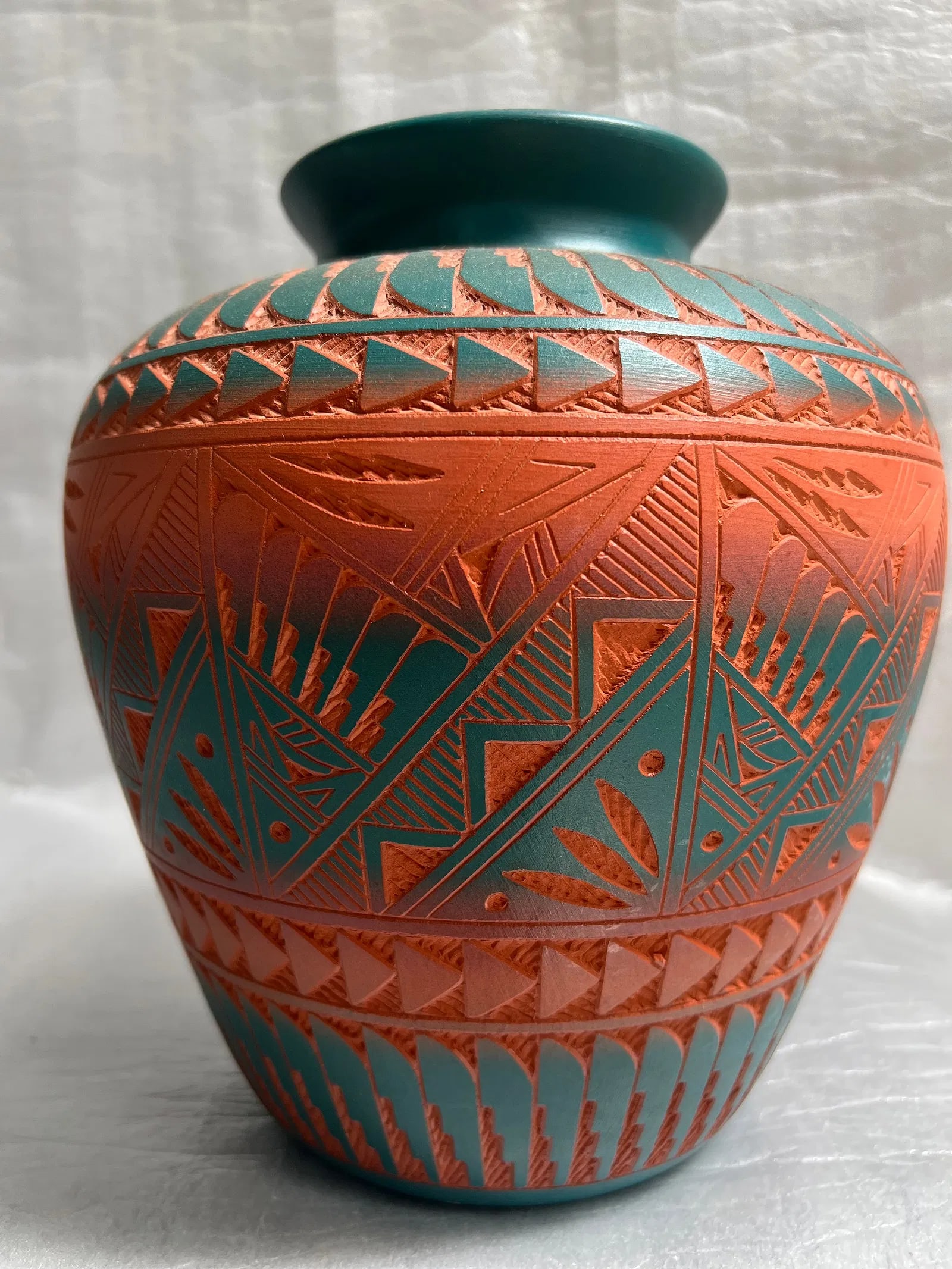 Gr. D Aragon, Native American Pueble Pottery Vase From Acoma- Laguna Pueblo: This product is a beautifully handcrafted Native American pueblo pottery vase from Acoma-Laguna Pueblo. Made in the United States, specifically in the Midwest, this piece showcases intricate designs a