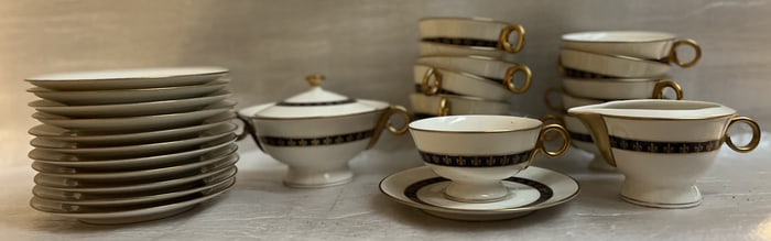 26 Piece Theodore Haviland Tea /Coffee Set New York 12 tea cups and Saucer , Sugar &Creamer