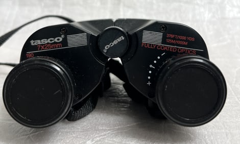 Tasco 190 Binoculars  7x Magnification w 25mm Objestive Lens Diameter