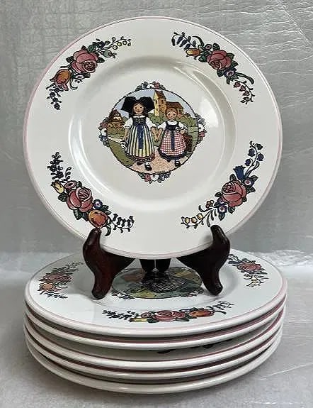 "HANSI" Six 8.5" Round Ceramic Dinner Dishes: This set of six 8.5" round dinner dishes feature the beautiful art pottery style of the Hansi brand. The ceramic material provides durability for everyday use while the multicolor design adds a decora