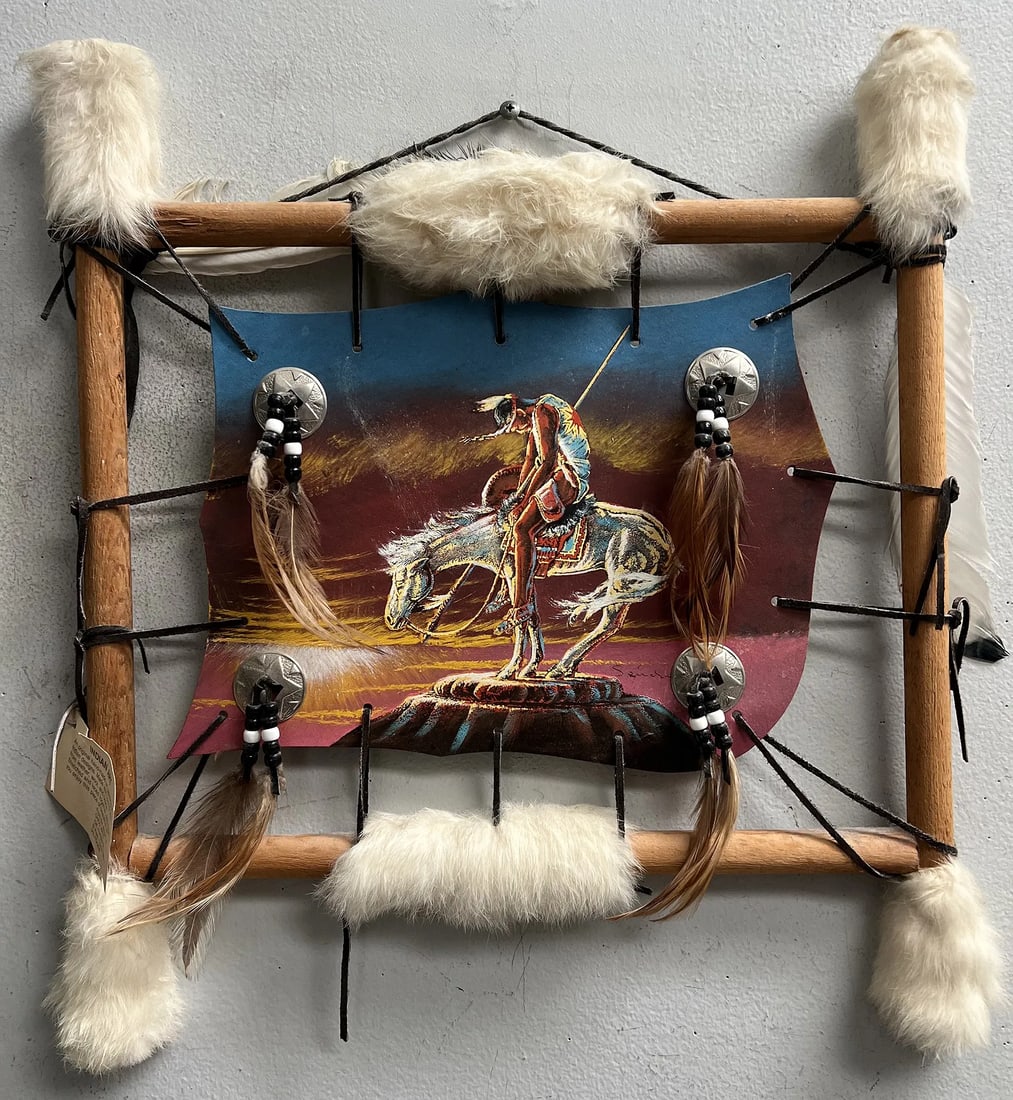 VTG Indian Frame Mandala Picture Indian /Horse Fur Feathers Wall Hanging Native (1 of 3)