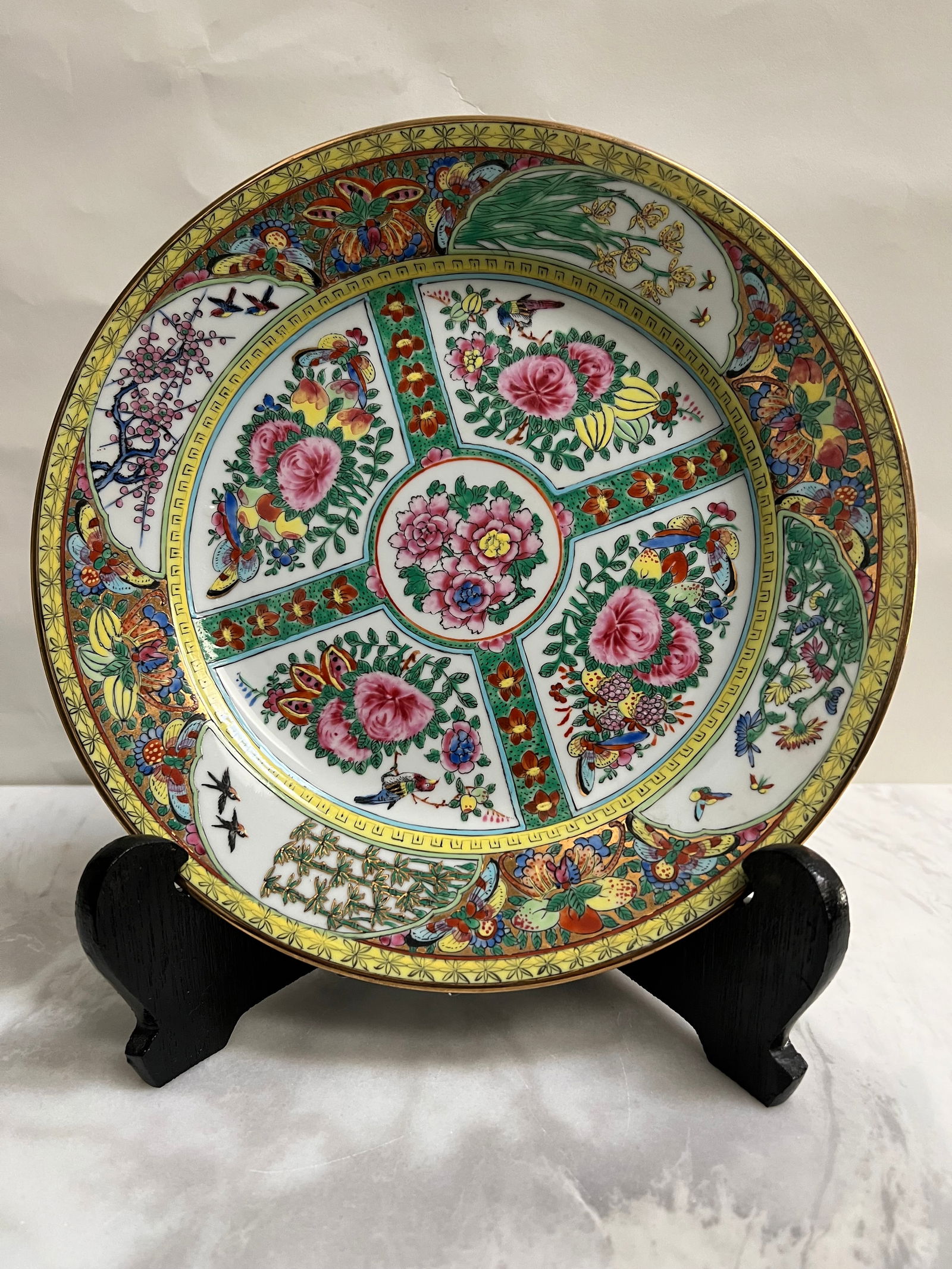 Vintage 10" Chinese Rose Medallion Porcelain Plate – Hand-Painted Famille Rose Medallion, Gilt (1 of 2)