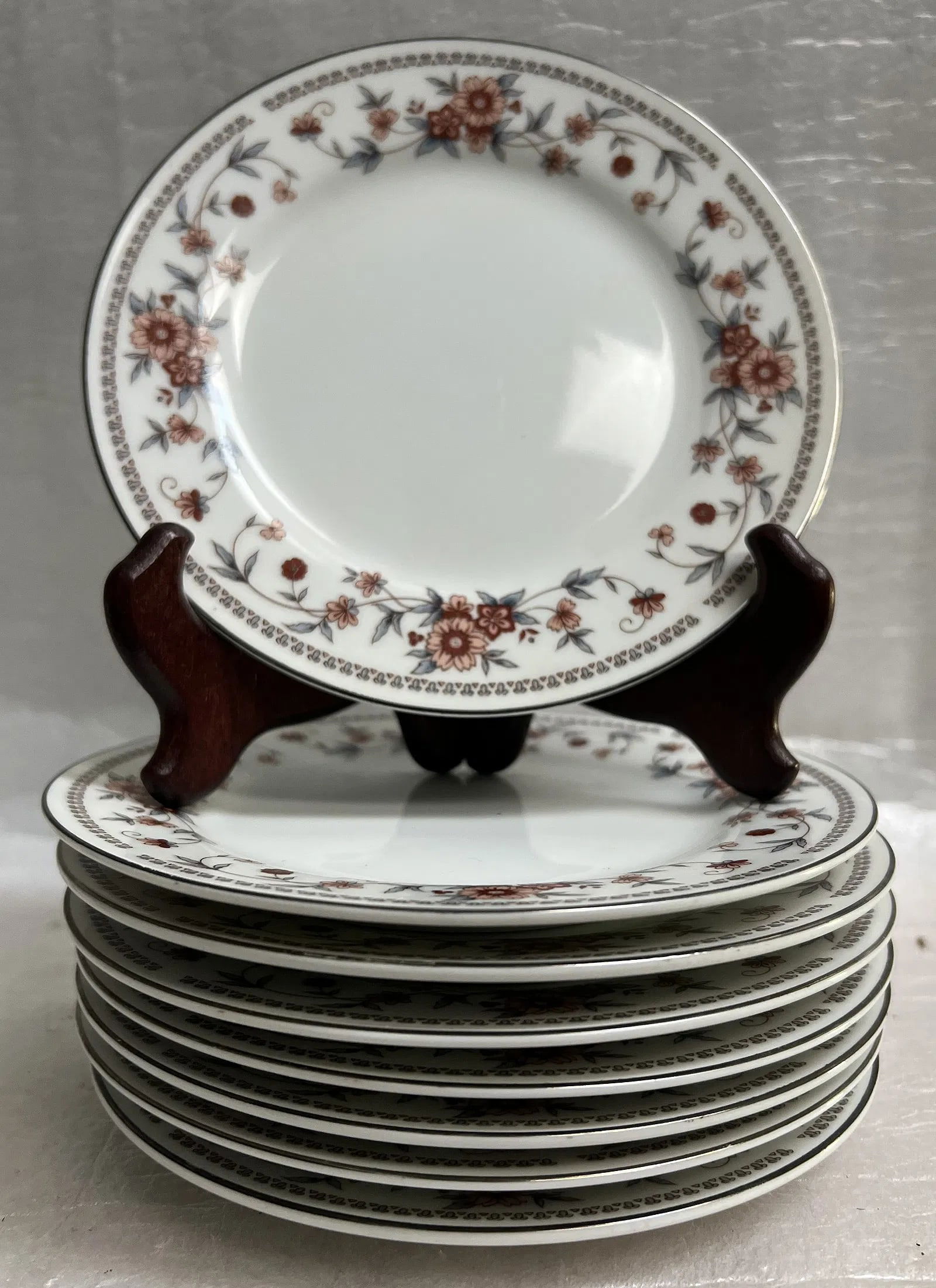 Set of 8 Sheffield Anniversary Porcelain Fine China, bread and butter plates (1 of 3)