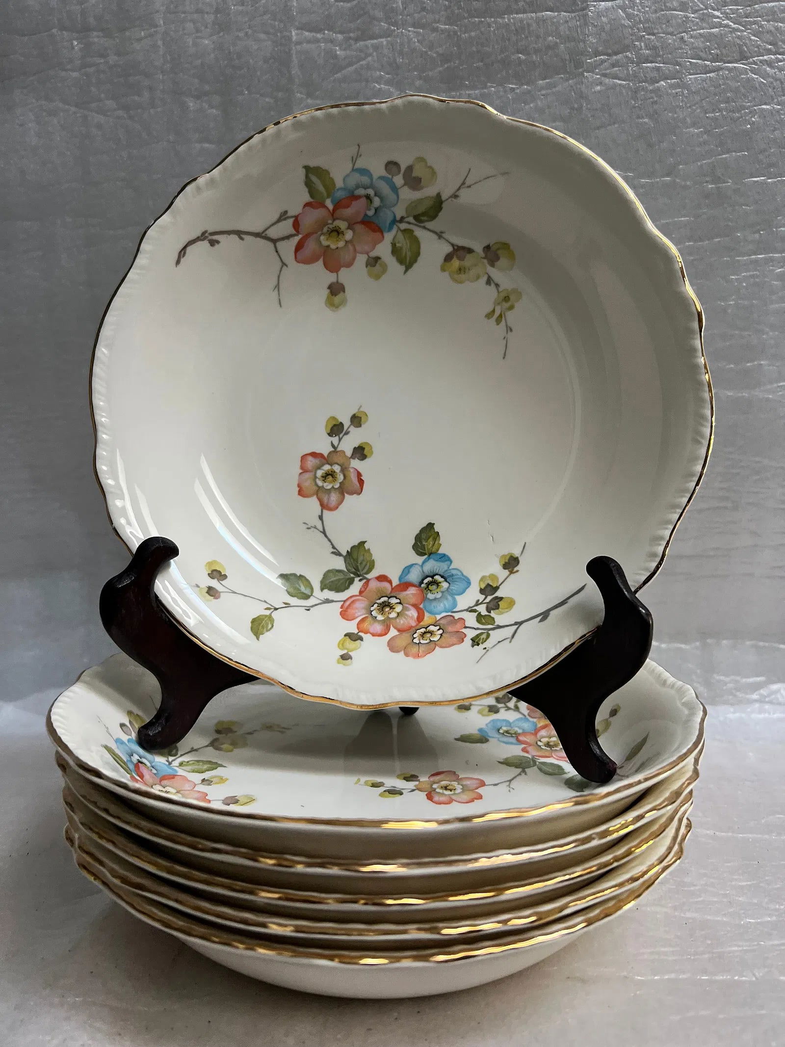 Set of 6 Vintage Homer Laughlin China Bowls Early 20th C: Set of 6 Vintage Homer Laughlin China Bowls Early 20th CHomer Laughlin China Company produced various patterns over many years, with specific patterns having distinct production periods. For example: