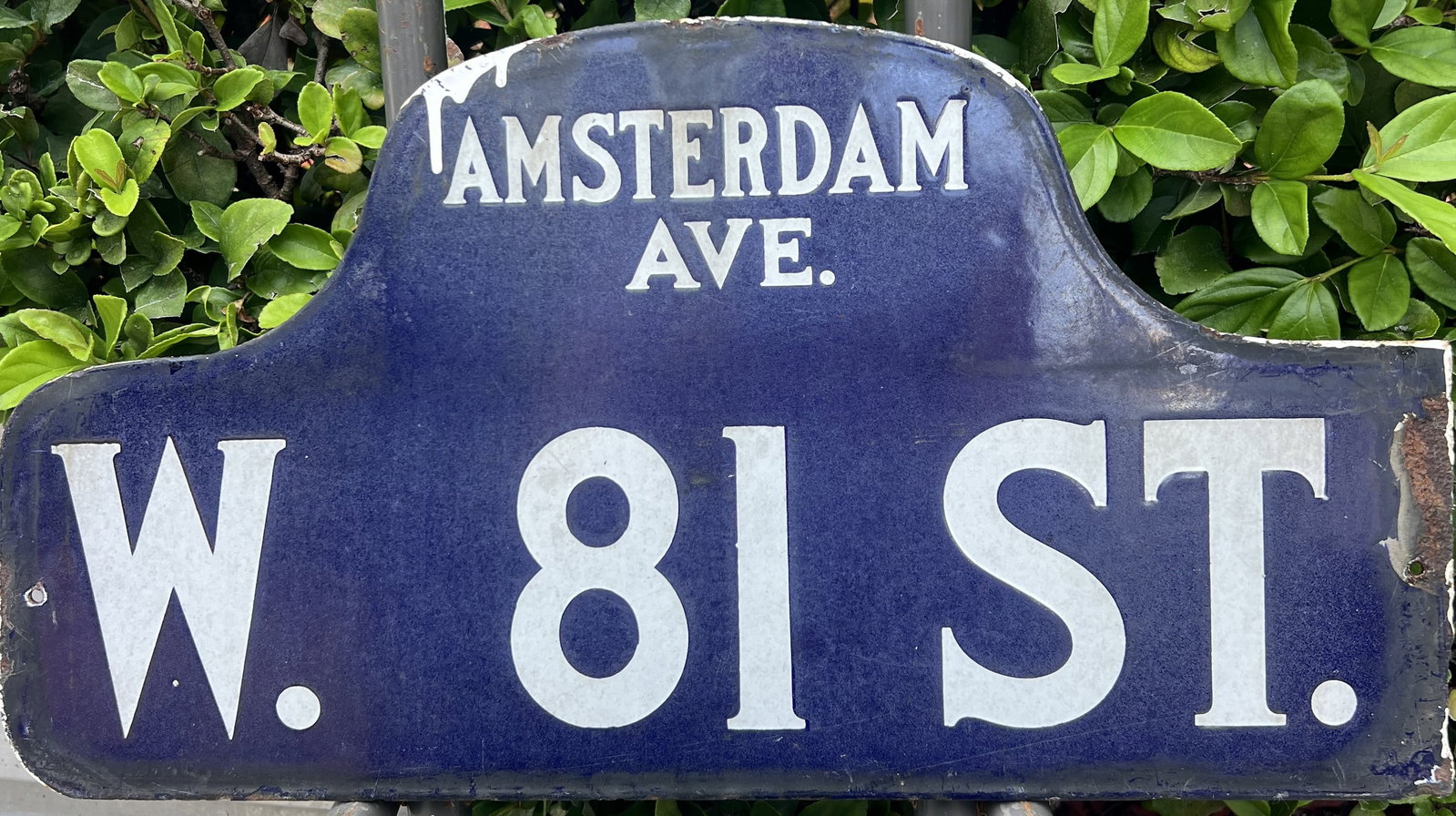 Vintage New York City "Humpback" Porcelain Street Sign – W. 81 St. / Amsterdam Ave. Brief: Vintage New York City "Humpback" Porcelain Street Sign – W. 81 St. / Amsterdam Ave.Brief DescriptionAs shown in image.png, this is an authentic, early-to-mid 20th-century New York City "humpback" st
