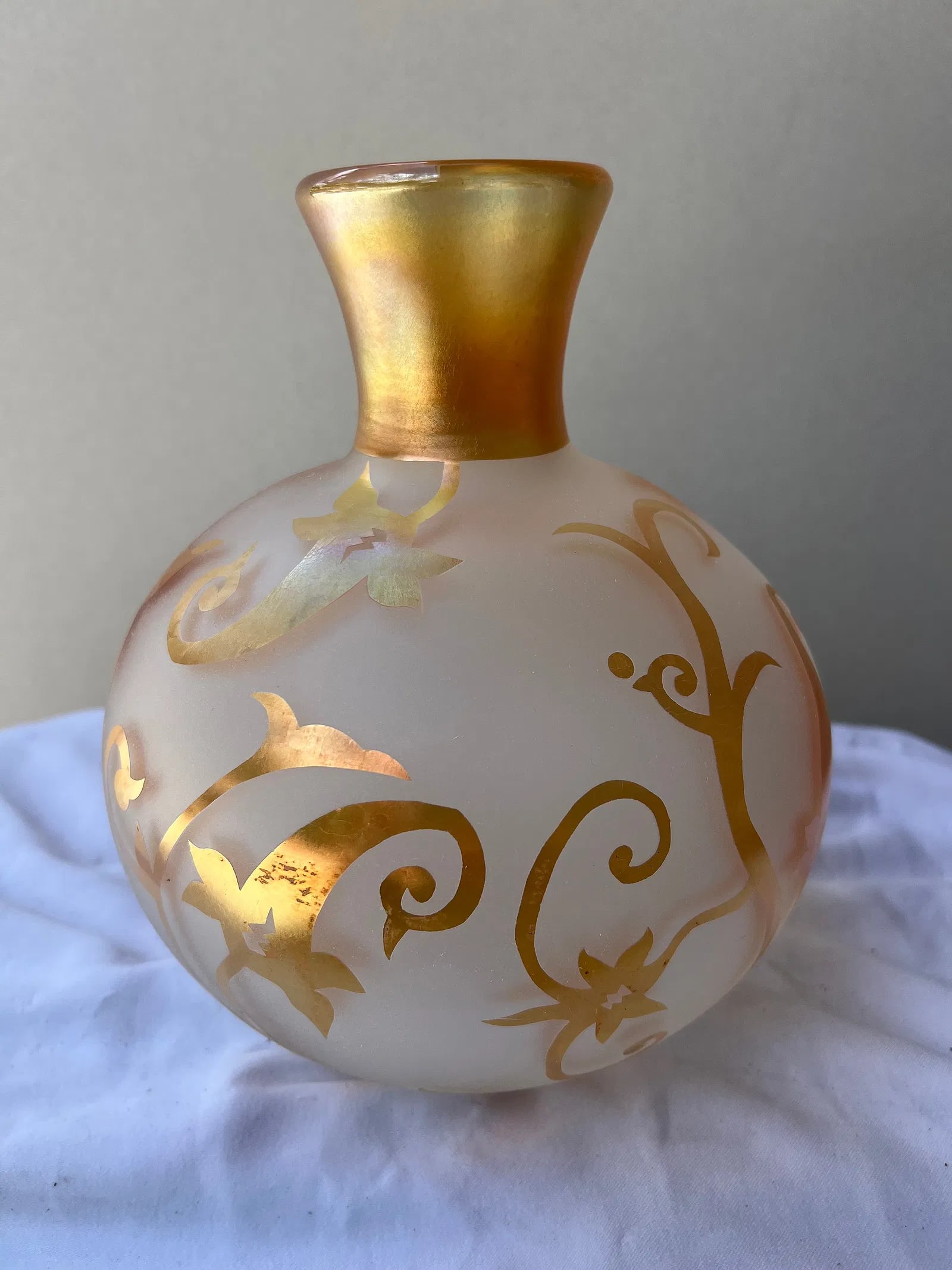 Abelman Art Glass Vintage Frosted & Iridescent Gold Aurene Squat Vase (1 of 4)