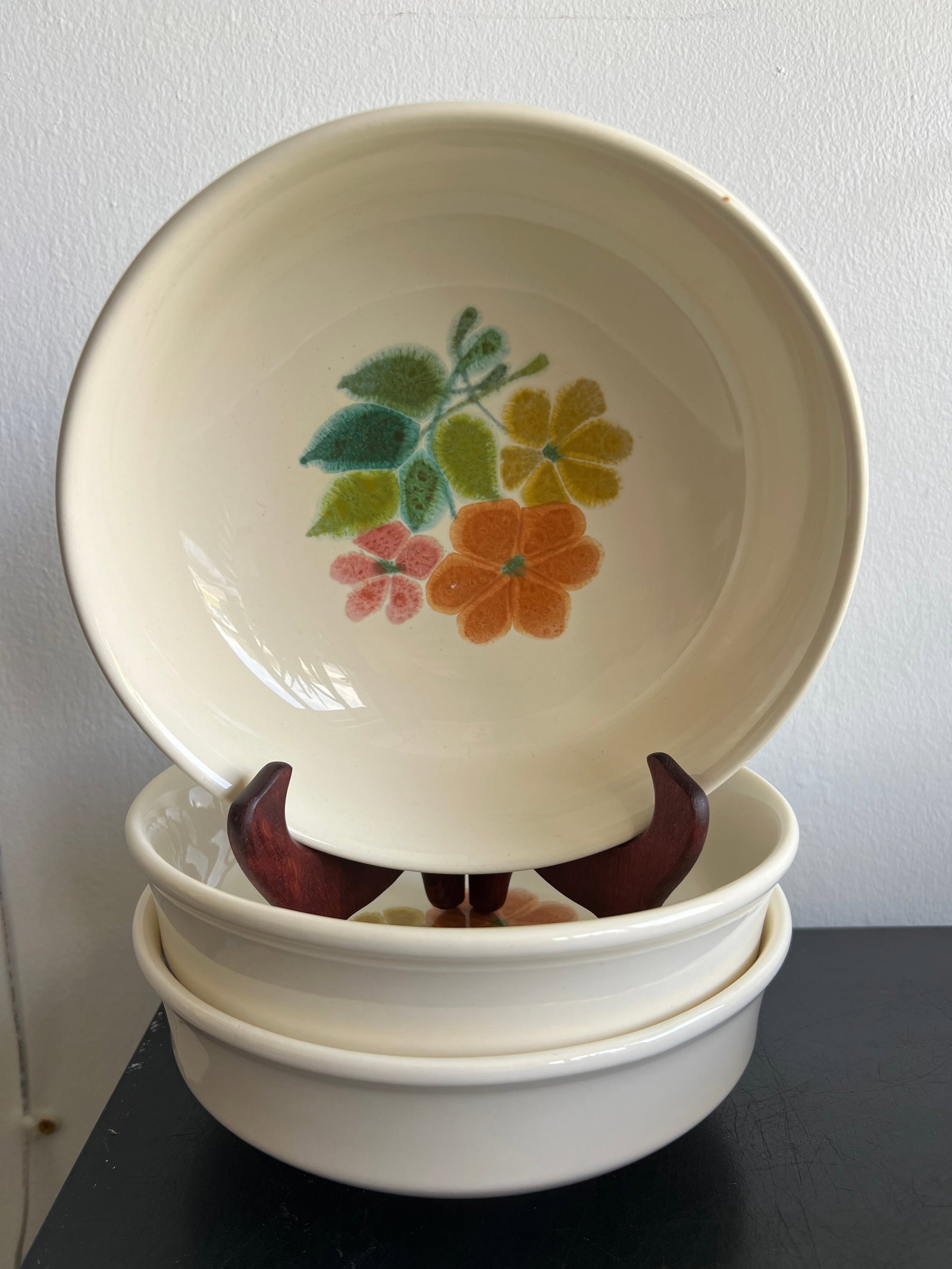 These three vintage Franciscan Earthenware serving/salad bowls feature the popular retro "Floral": These three vintage Franciscan Earthenware serving/salad bowls feature the popular retro "Floral" pattern, produced in California between 1971 and 1977. Design & Pattern: Off-white/cream earthenware g