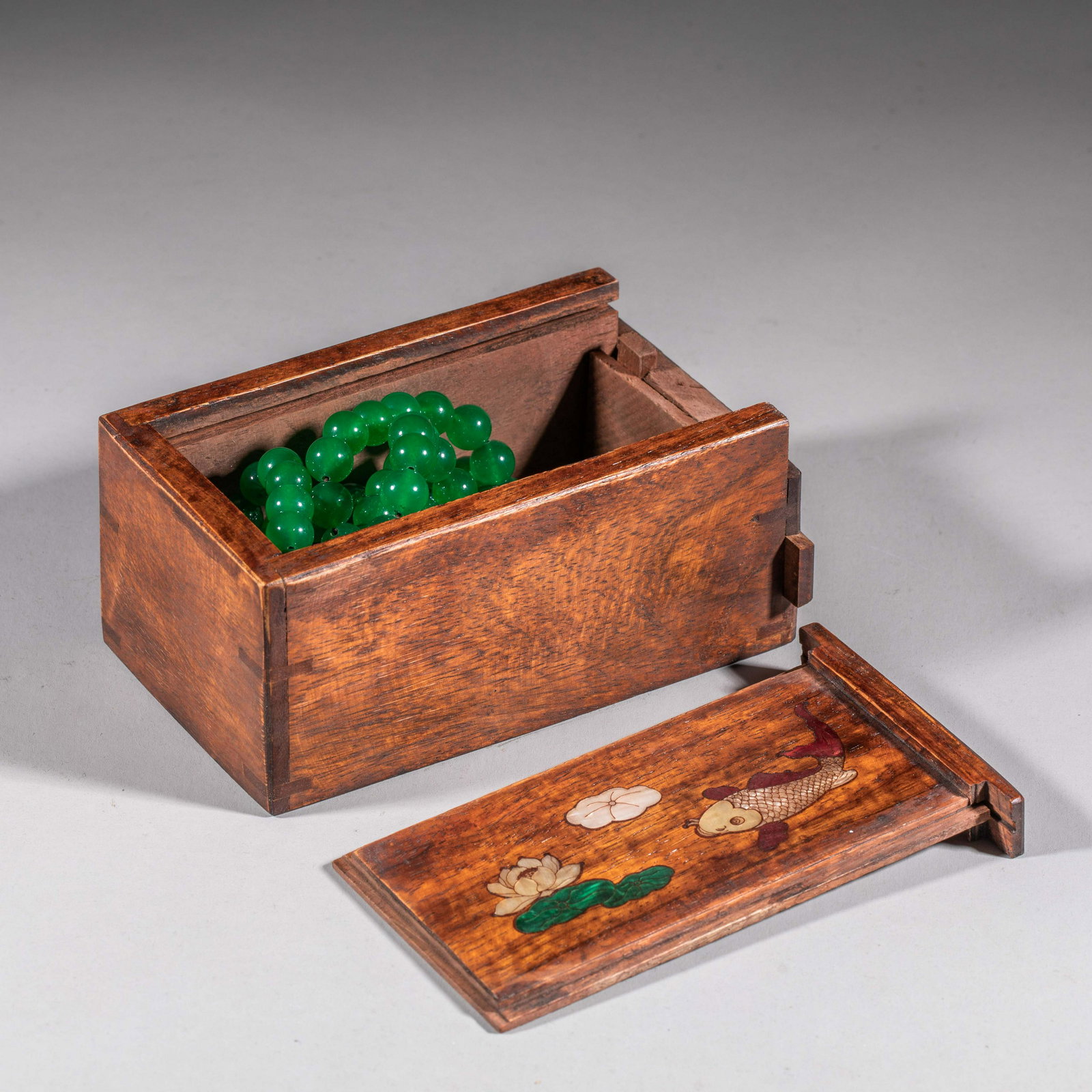 Jewelry necklace from Qing dynasty (1 of 4)