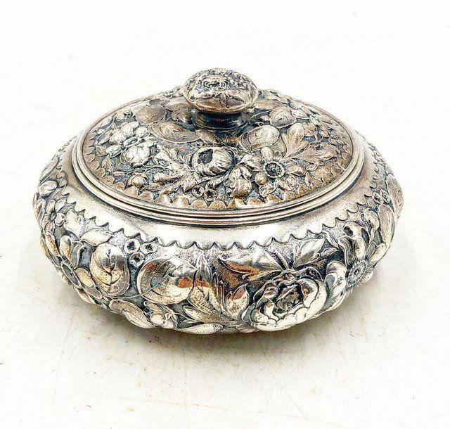 Sterling Vanity Powder Box (1 of 5)