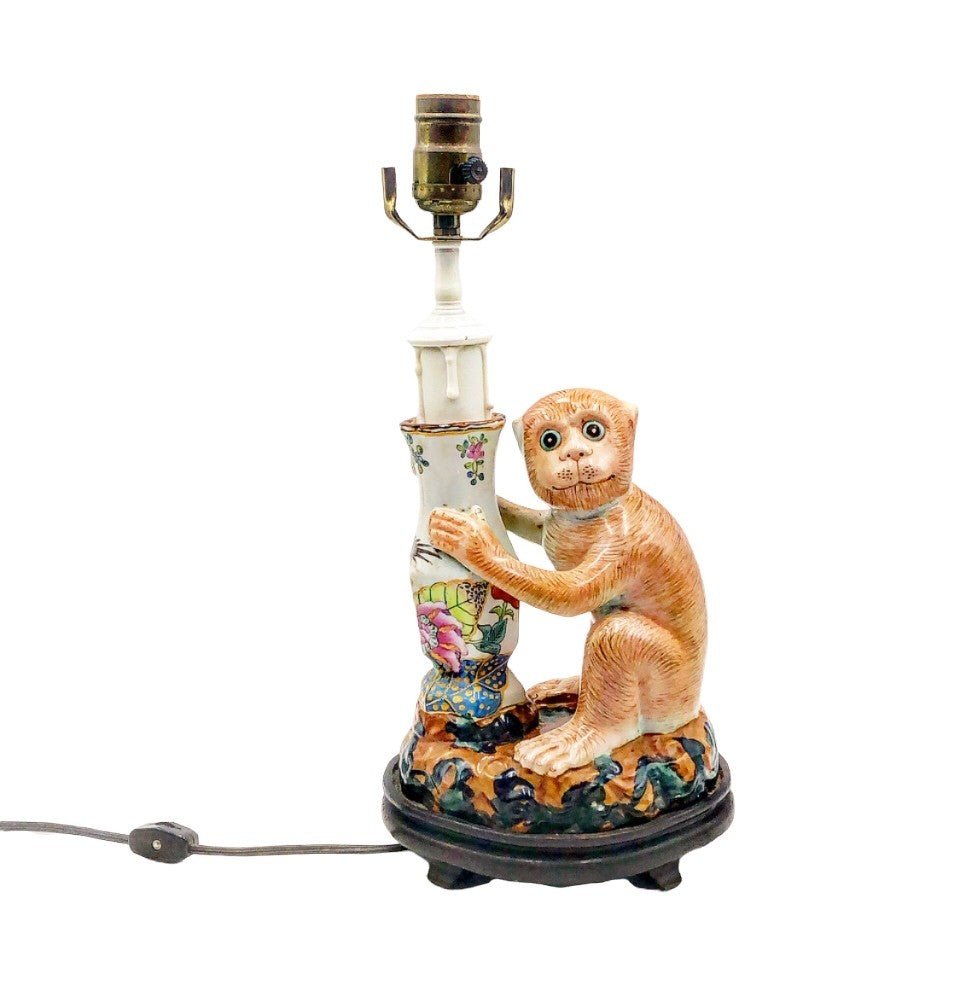 Vintage chinoiserie monkey holding a tobacco leaf vase table lamp (1 of 5)