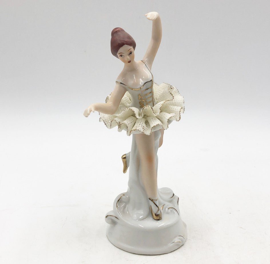 Vintage 60s decorative ballerina figure (1 of 1)