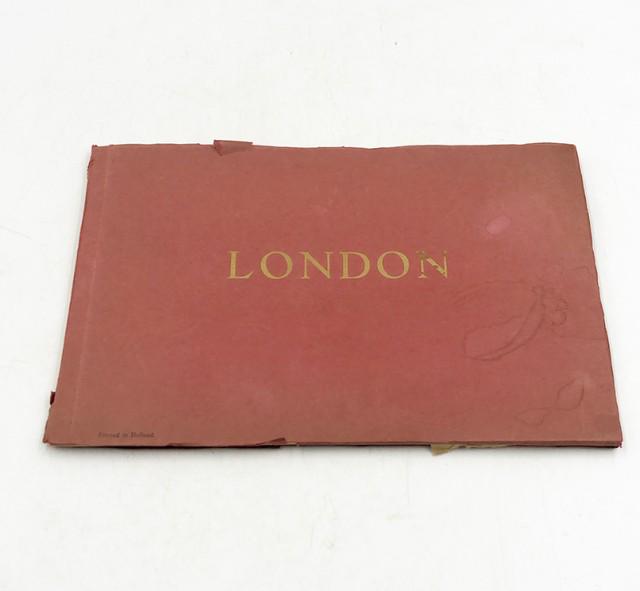 1950s vintage LONDON paperback book Arcadian Book of London Views: 1950s vintage LONDON paperback book - Arcadian Book of London Views - published by Samuels LTD 84, 150 & 371 Strand London. Black & white photos of Londons streets & landmarks. Age on the exterior of