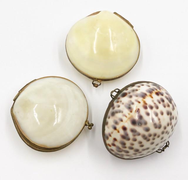 Lot set of 3 very shell trinket boxes with brass trim and working clasps. (1 of 3)