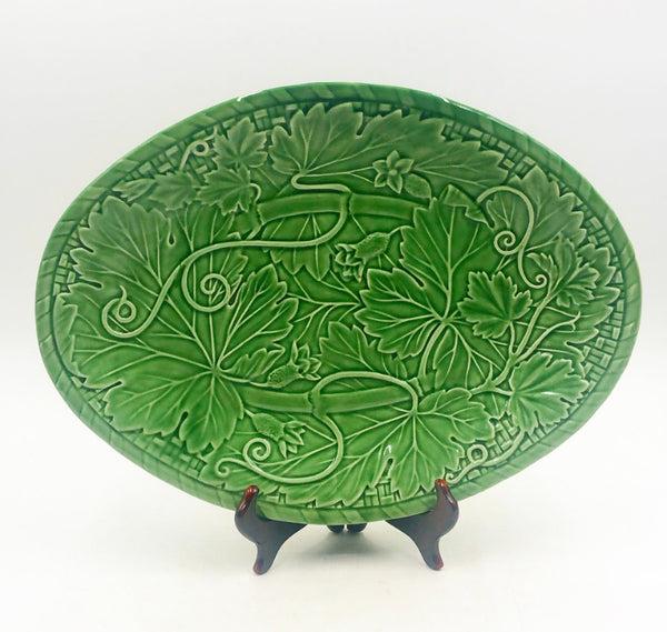 Vintage large scale 80s stamped Bordallo Pinherio Portugal made serving platter. (1 of 2)