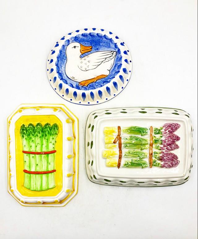 Collection of 3 vintage ceramics painted glazed decorative asparagus and goose wall mount molds. (1 of 1)