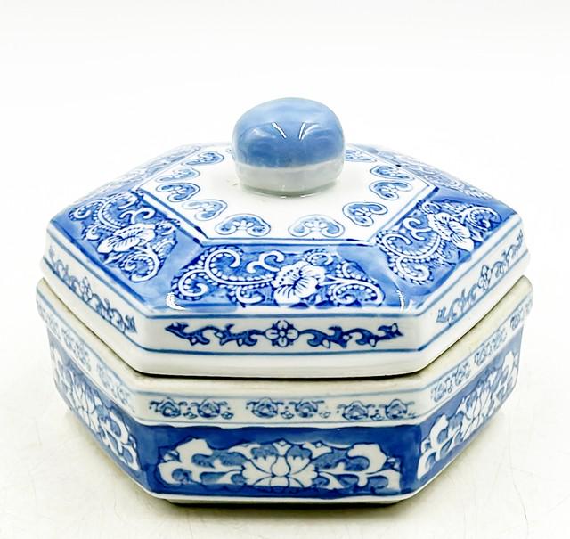 Pair of vintage Italian flower style clear round crystal heavy paper weights, (1 of 1)