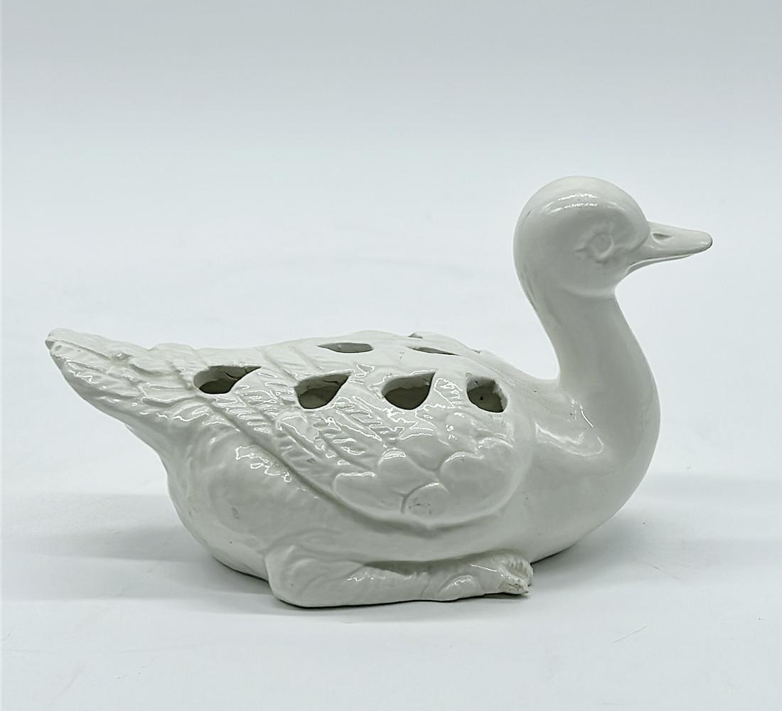 Mottahedeh stamped Itailan duck shaped flower frog (1 of 5)