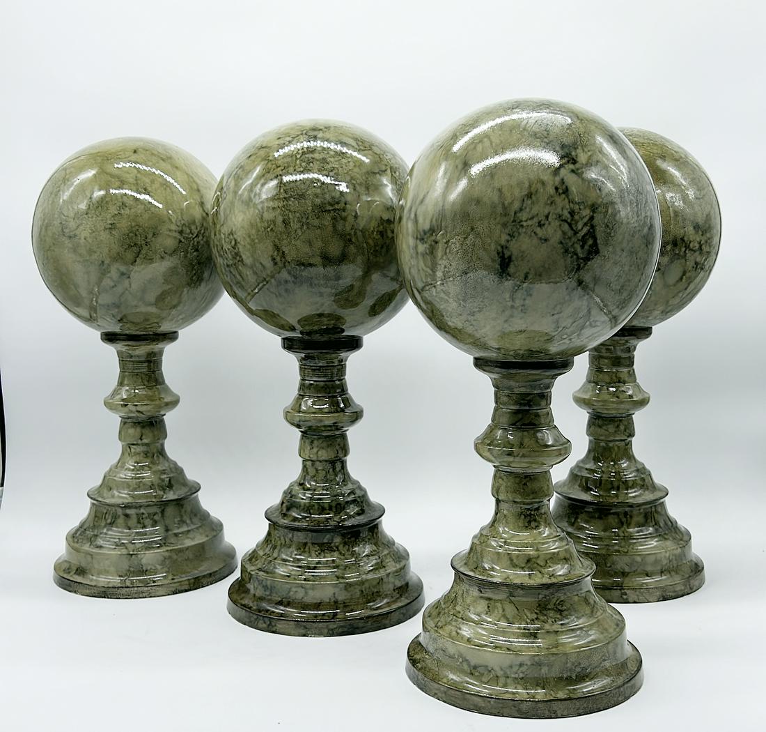 Set of 4 metal balustrades decorative with a faux marble finish (1 of 3)