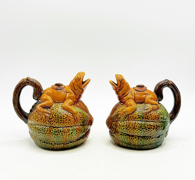 Pair of matching vintage majolica style frogs on melons style teapots with lids. (1 of 1)