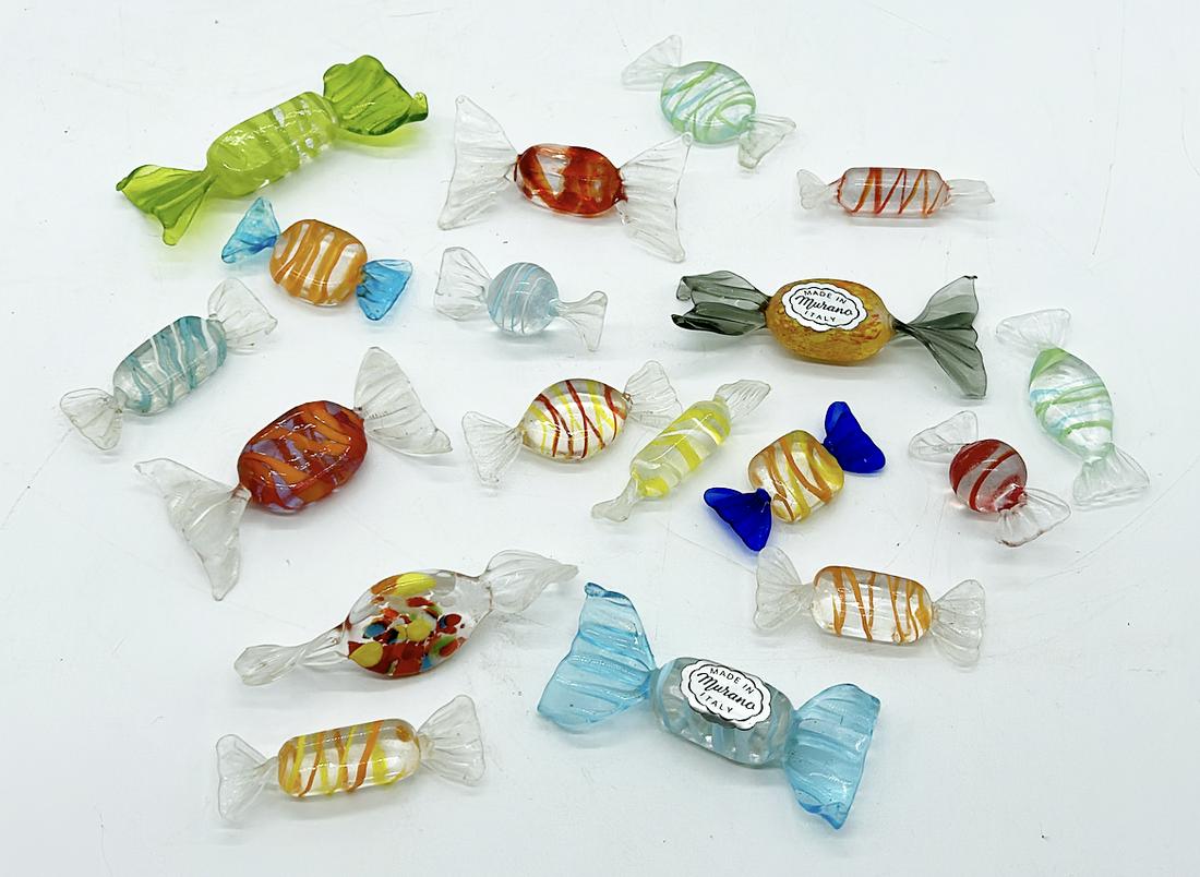 18 pieces of vintage glass wrapped Murano candy (1 of 4)