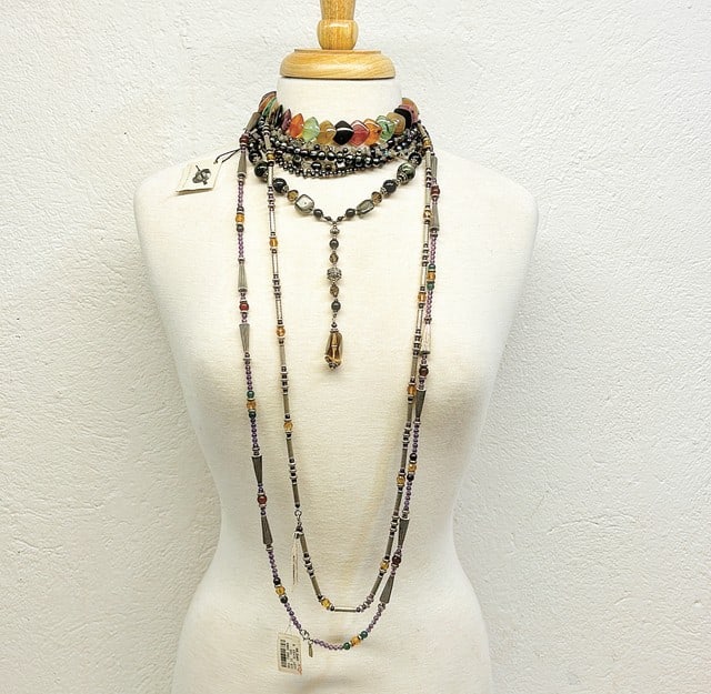 Vintage lot set of 5 designer couture style necklaces. (1 of 5)