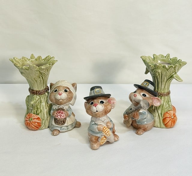 Lot set of 3 Fitz & Floyd vintage Mayflower Mouse themed pieces. (1 of 2)