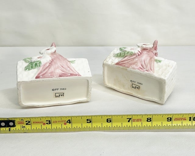 Pair of vintage stamped Fitz & Floyd decorative hand painted ceramic mini baskets. Dated 1983. (1 of 2)