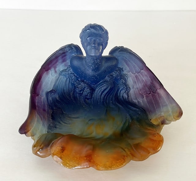 Signed DAUM FRANCE angel carved crystal dish. Approx 3.5 tall x 6 x 6. (1 of 6)