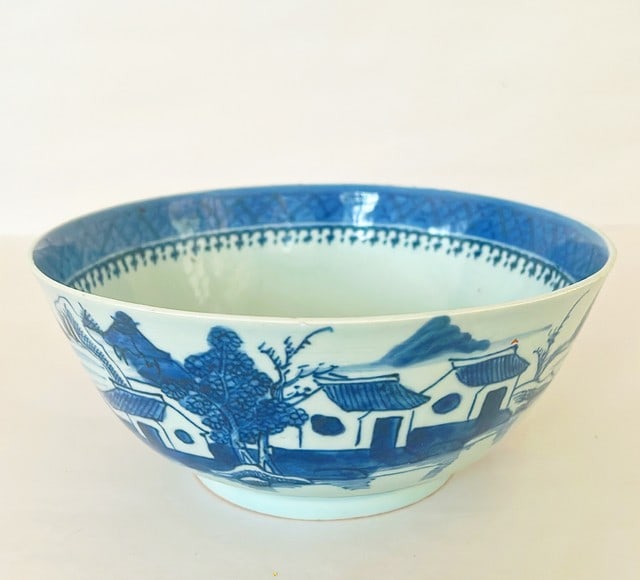 Antique blue & white canton bowl. (1 of 5)
