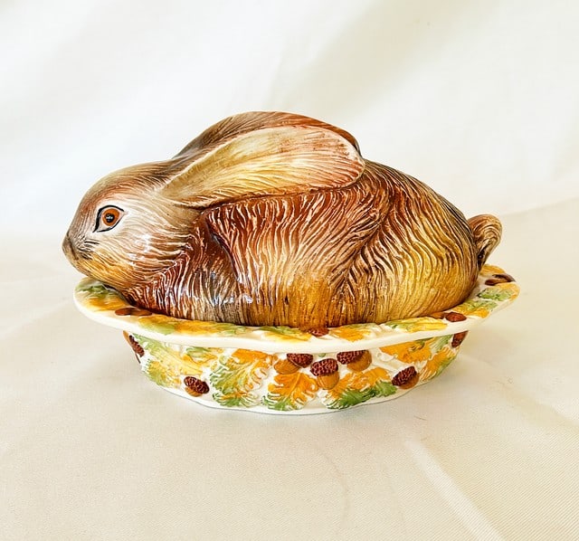 Vintage 80s bunny rabbit tureen with bunny lid. Oval shaped stamped and numbered in n bottom. Made (1 of 5)