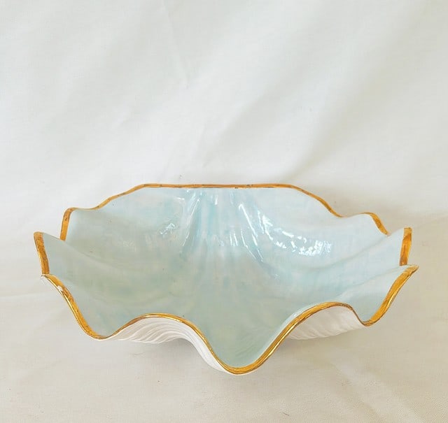 Large decorative seashell bowl with Celadon color interior and gold trim. Ceramic finish. (1 of 2)