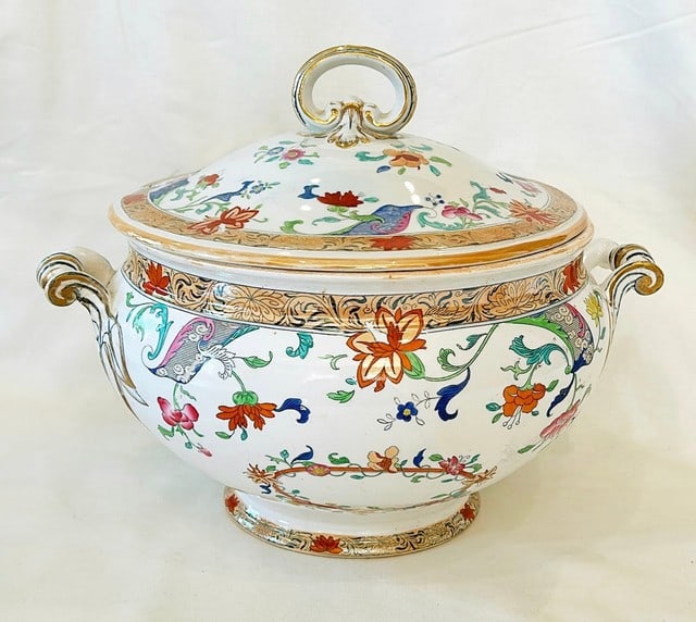 Antique Minton tureen Stunning antique stamped Minton extra large round tureen with original lid.: Antique Minton tureen Stunning antique stamped Minton extra large round tureen with original lid. Ladle is missing but still beyond fabulous! The side handles & the top oval handle details are beyond 