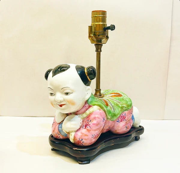 80s vintage chinoiserie style Asian baby lamp. (1 of 1)
