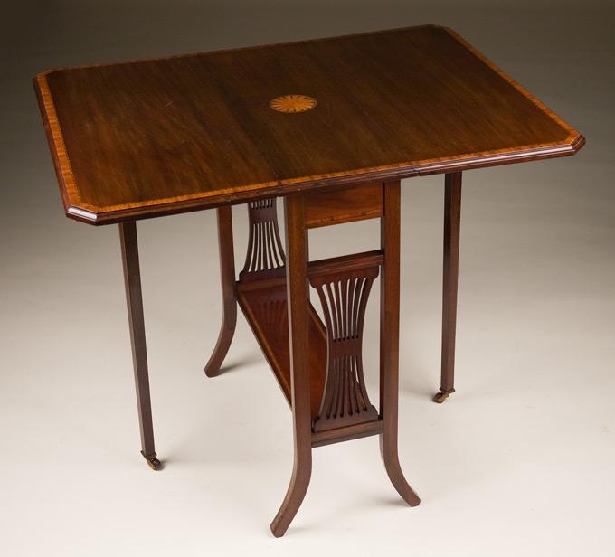 English Sutherland Table: English antique sutherland table with round fan inlay and crossbanding